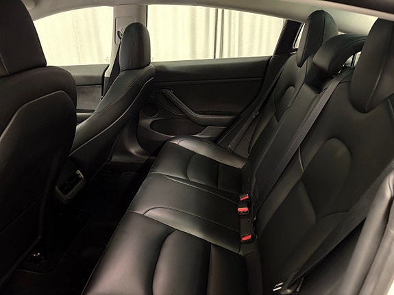 Tesla Model 3 8 of 23