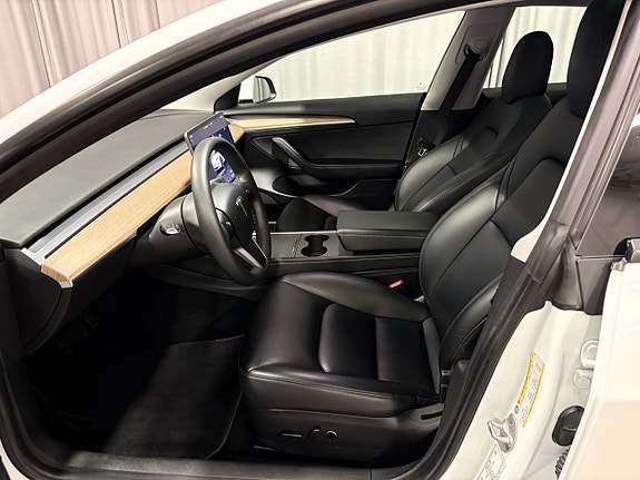 Tesla Model 3 10 of 23