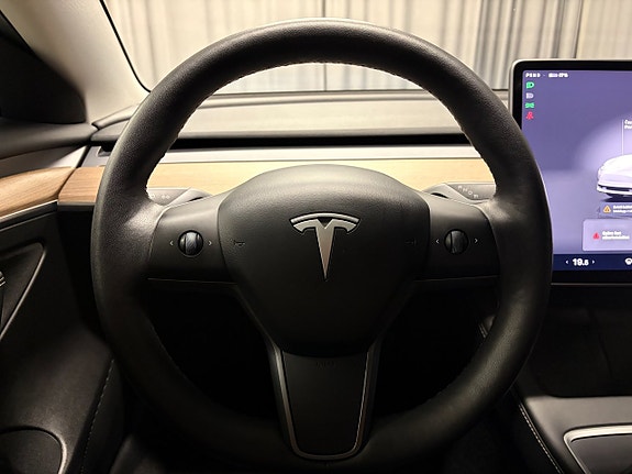 Tesla Model 3 22 of 23