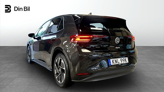 Volkswagen ID.3 3 of 18