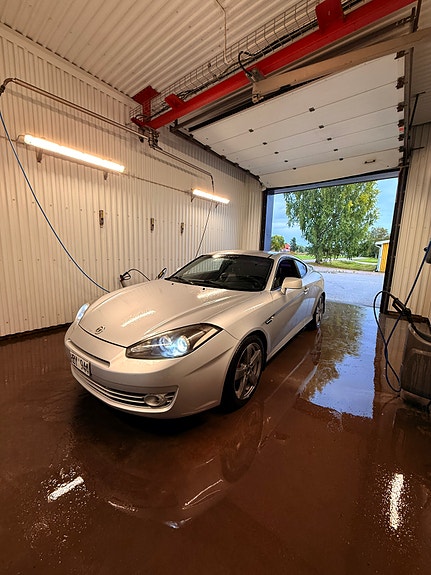 Hyundai Coupe 7 of 12