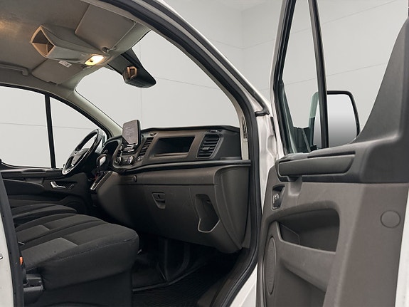 Ford Transit Custom 28 of 30
