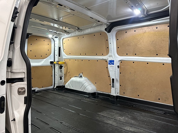 Ford Transit Custom 14 of 30