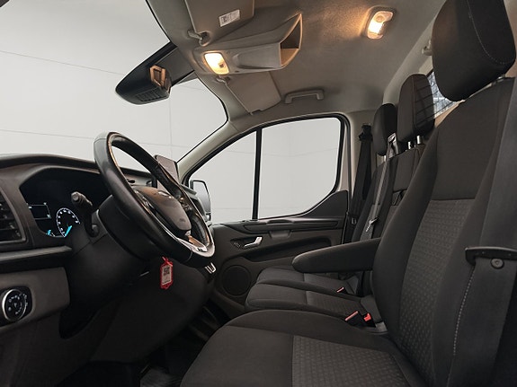 Ford Transit Custom 16 of 30