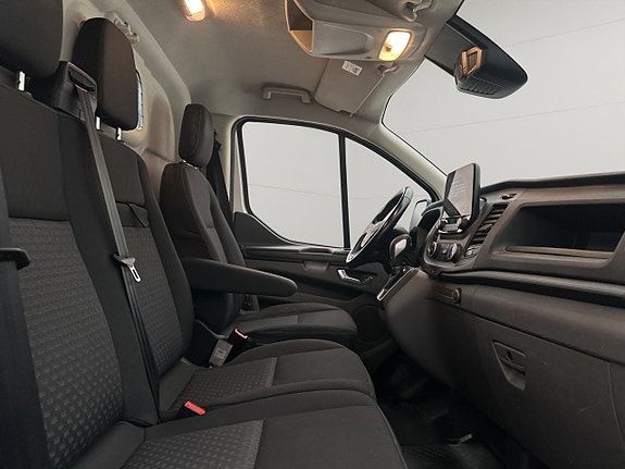 Ford Transit Custom 27 of 30