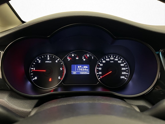 Kia Carens 14 of 30