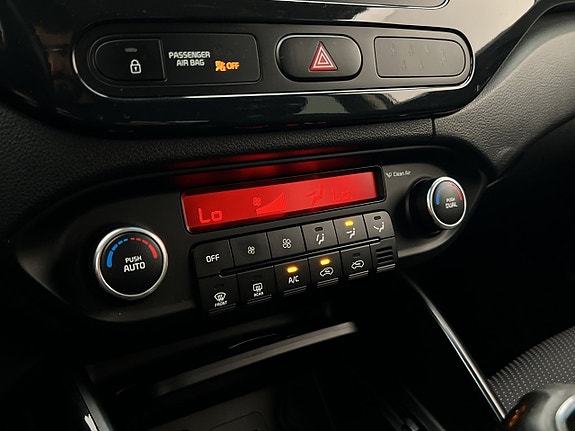 Kia Carens 20 of 30
