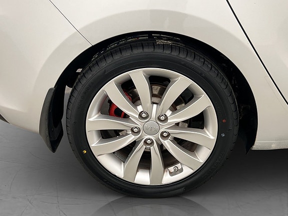 Kia Carens 29 of 30