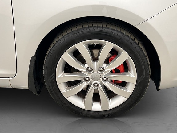 Kia Carens 30 of 30