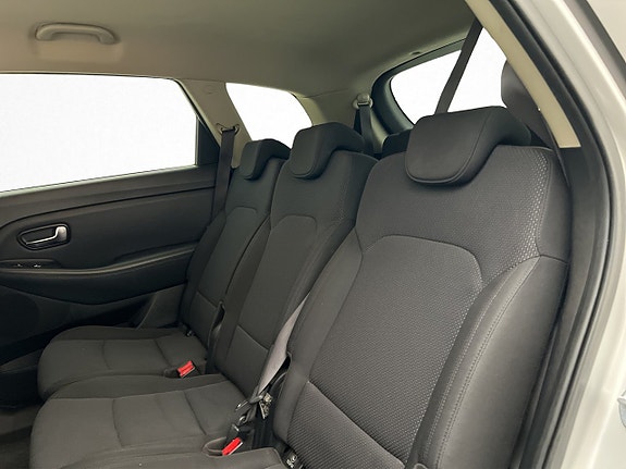 Kia Carens 23 of 30