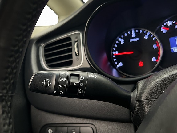 Kia Carens 12 of 30
