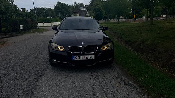 BMW 320xd 3 of 10