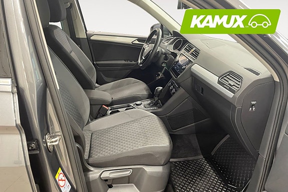 Volkswagen Tiguan 15 of 26