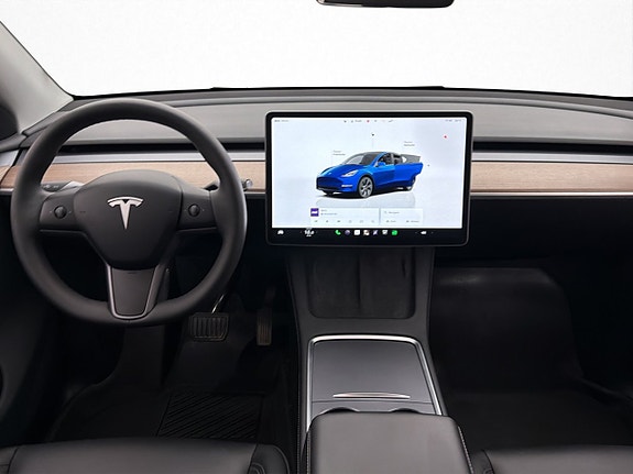 Tesla Model Y 15 of 30
