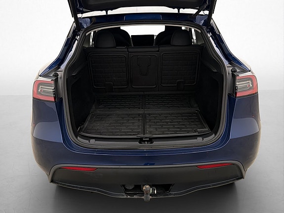 Tesla Model Y 11 of 30