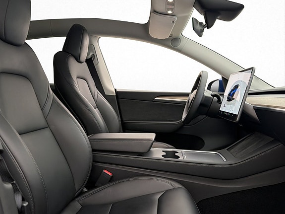 Tesla Model Y 30 of 30