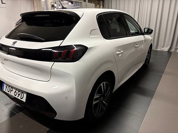 Peugeot 208 4 of 13
