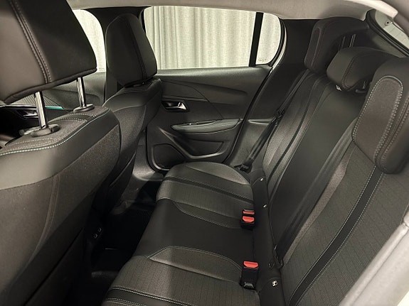 Peugeot 208 6 of 13