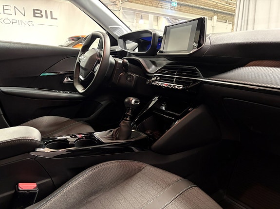 Peugeot 208 9 of 13