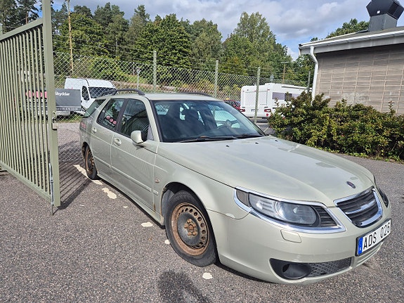 Saab 9-5 4 of 5