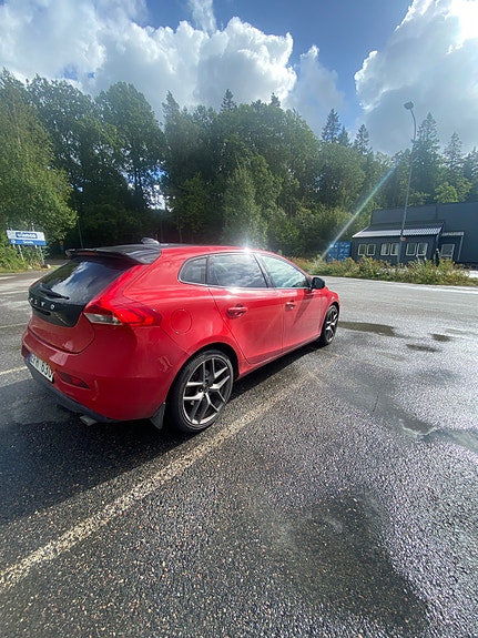 Volvo V40 3 of 8