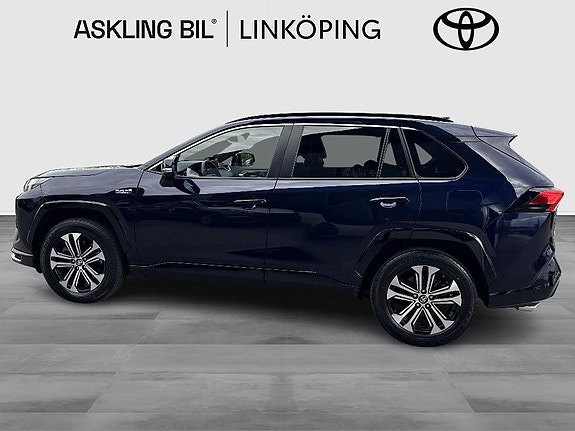 Toyota RAV4 4 of 15