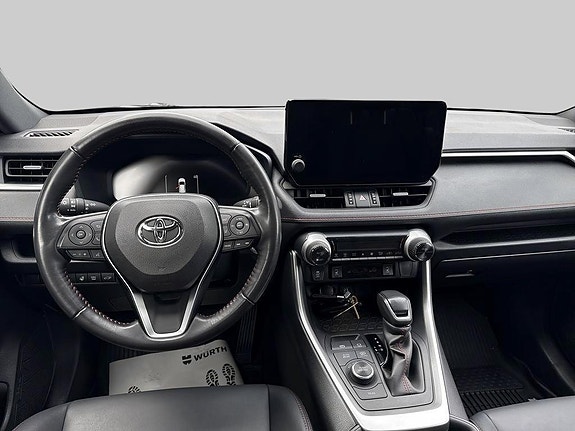 Toyota RAV4 9 of 15