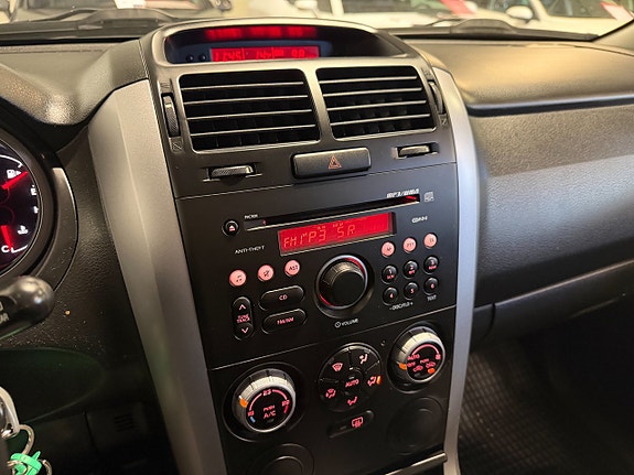 Suzuki Grand Vitara 16 of 16