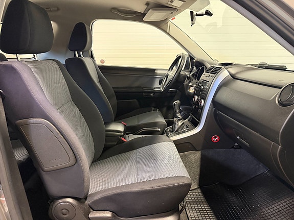 Suzuki Grand Vitara 12 of 16