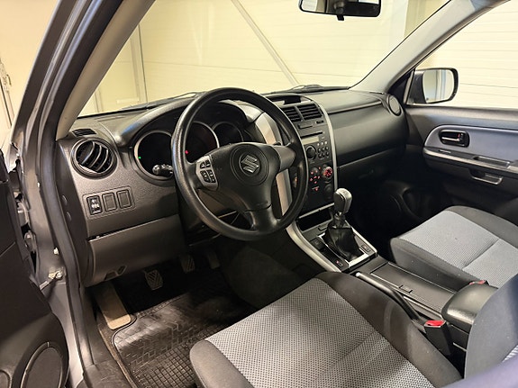 Suzuki Grand Vitara 13 of 16