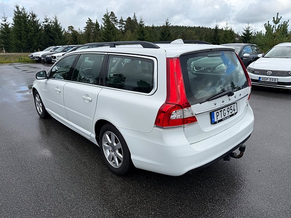Volvo V70 3 of 26