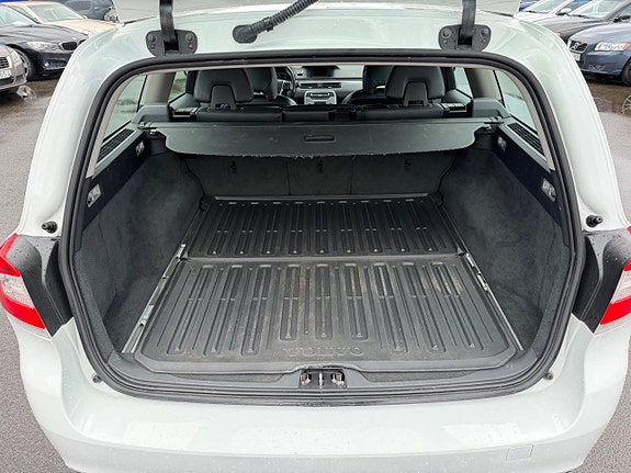 Volvo V70 25 of 26