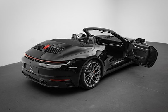 Porsche 911 12 of 30