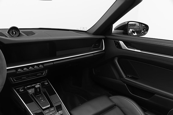 Porsche 911 16 of 30