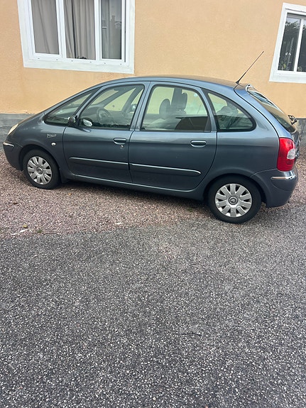 Citroen Xsara Picasso 2 of 6