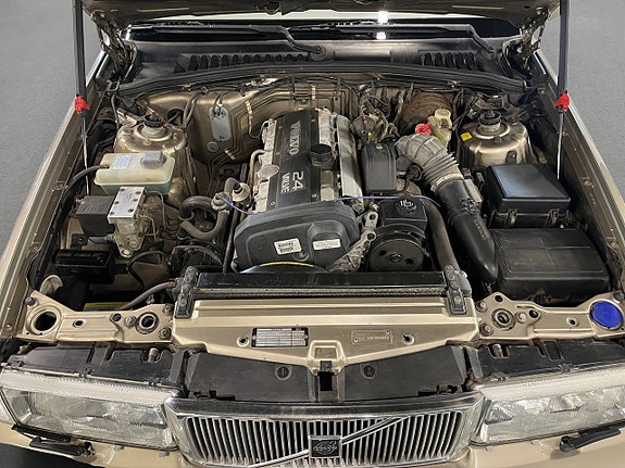 Volvo 960 19 of 24