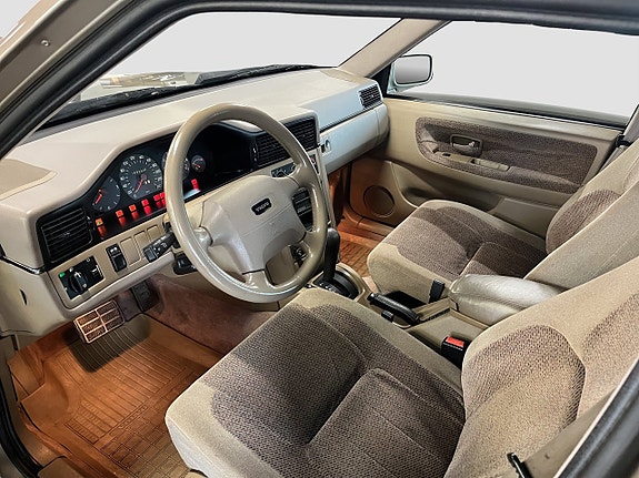 Volvo 960 9 of 24