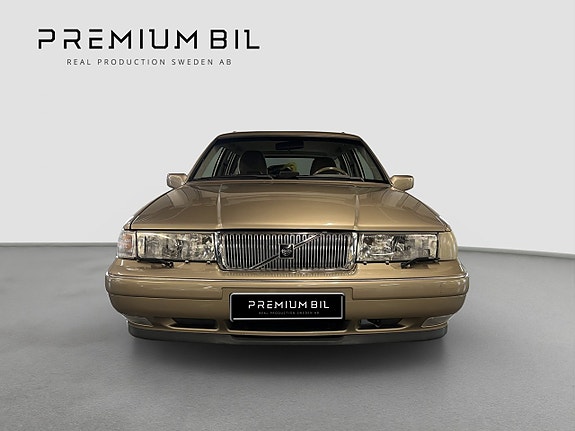 Volvo 960 2 of 24