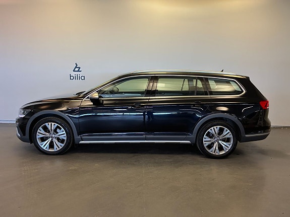Volkswagen Passat Alltrack 3 of 18