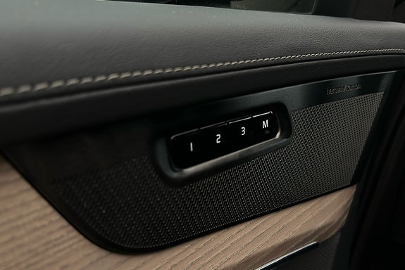Volvo XC90 24 of 30