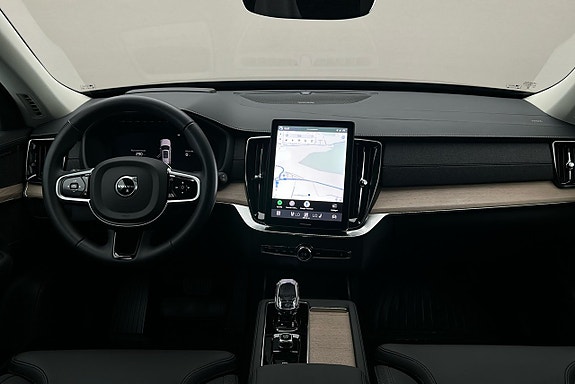Volvo XC90 6 of 30