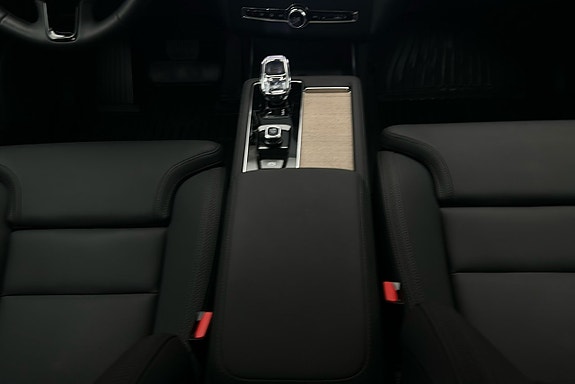 Volvo XC90 9 of 30