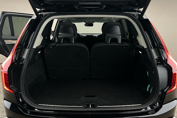 Volvo XC90 16 of 30