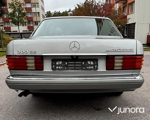 Mercedes-Benz 300 SE 5 of 18