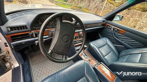 Mercedes-Benz 300 SE 12 of 18