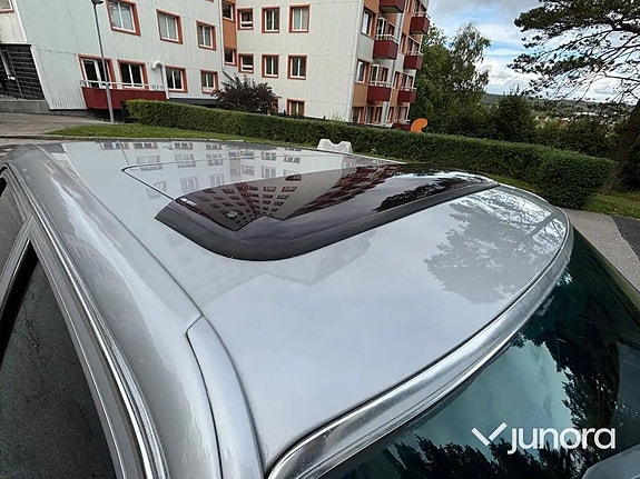 Mercedes-Benz 300 SE 16 of 18
