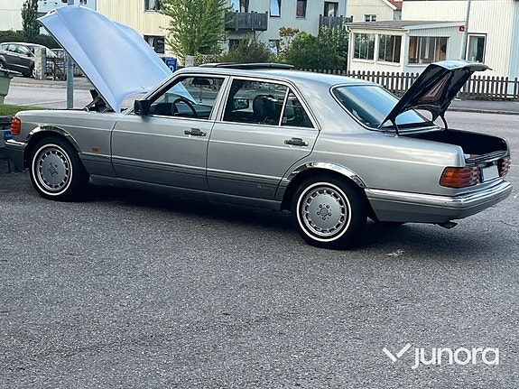 Mercedes-Benz 300 SE 3 of 18