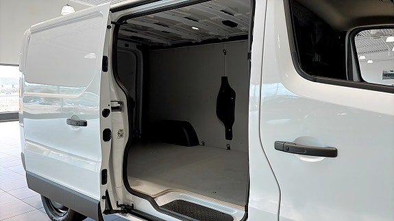 Renault Trafic 11 of 21