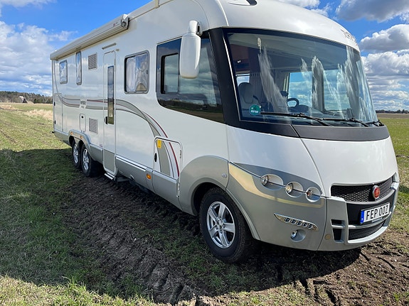 Rapido 10000 Elegance 2 of 15