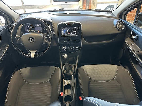 Renault Clio 18 of 20